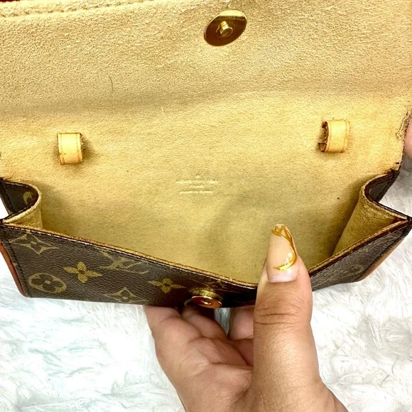 LOUIS VUITTON Monogram Canvas Pochette Twin GM Shoulder Bag - Picture 6 of 10